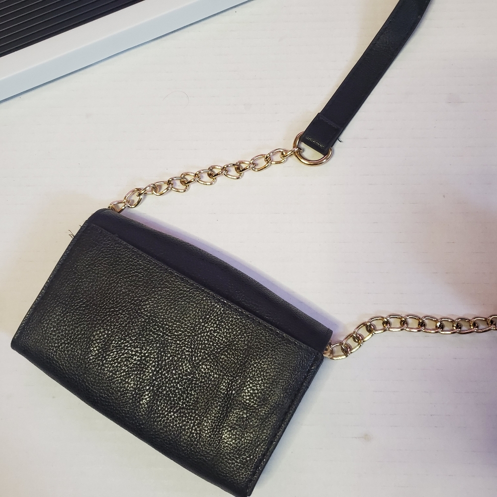 *SOLD* Guess Wallet Chain Crossbody - Picture 2 of 6